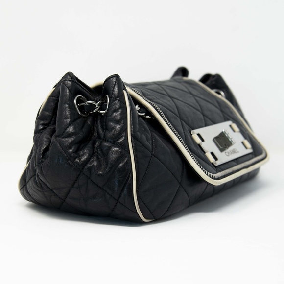 Chanel Lambskin Seasonal Flap Bag Black - Picture 3 of 13